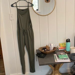 Super cute army green tank jumpsuit !